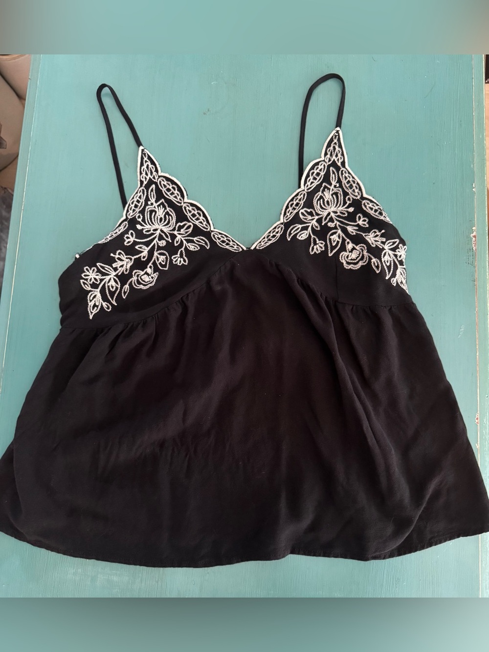 Pretty black & white tank top cami